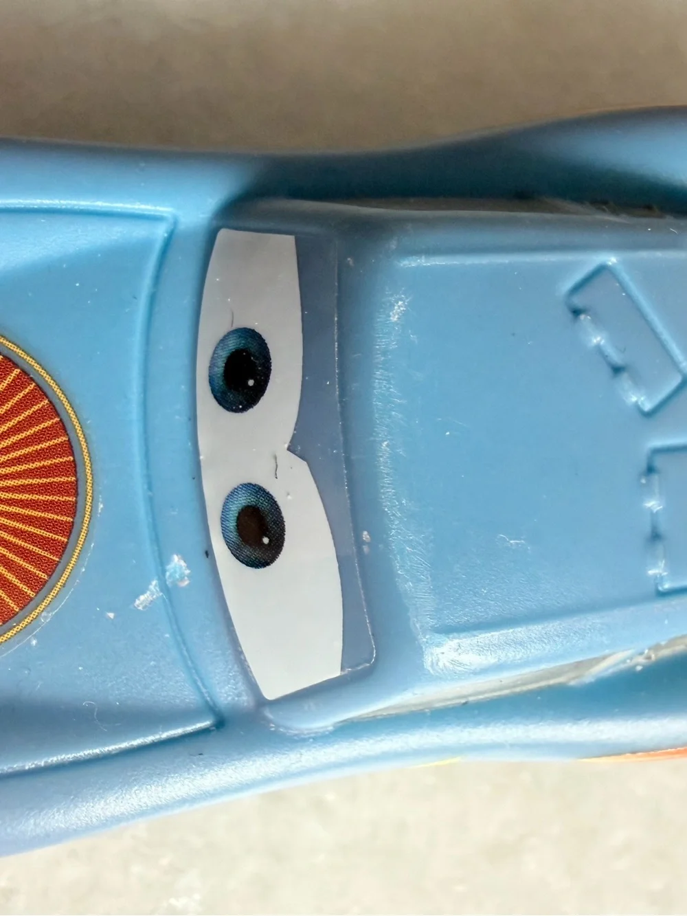 Disney Pixar Cars on the road Lightning McQueen Color changing car blue/maroon
